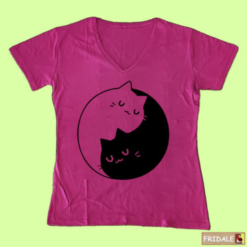 מבחר של מוצרים מקסימים לאוהבי החתולים - חולצות מעוצבות, ספלים עם הדפסים ועוד