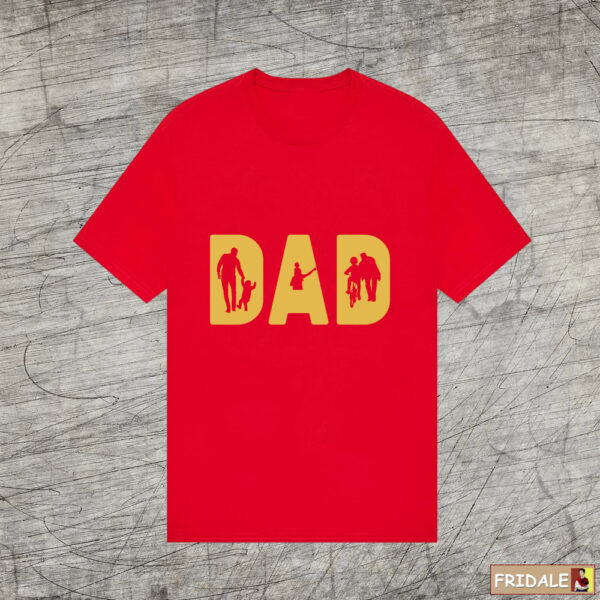 רעיון למתנה לאבא לעתיד - כיתוב אבא באנגלית באותיות זהב, חולצה אדומה
