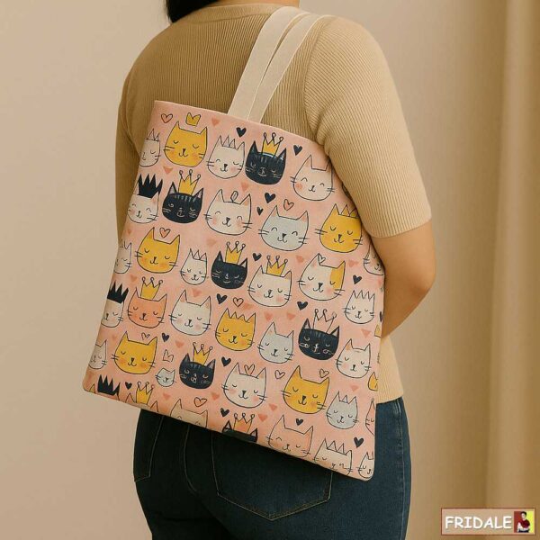 תיק ורוד עם חתולים וכתרים – תיק קנבס מעוצב, דו־צדדי