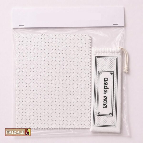 סט נרתיק ומטלית למשקפיים בעיצוב אישי – שחור לבן